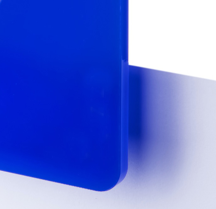 Akrylskiva - TroGlass Color Gloss - Blå Halvtransparent.. Perfekt för laserskärning och mekaniska verktyg